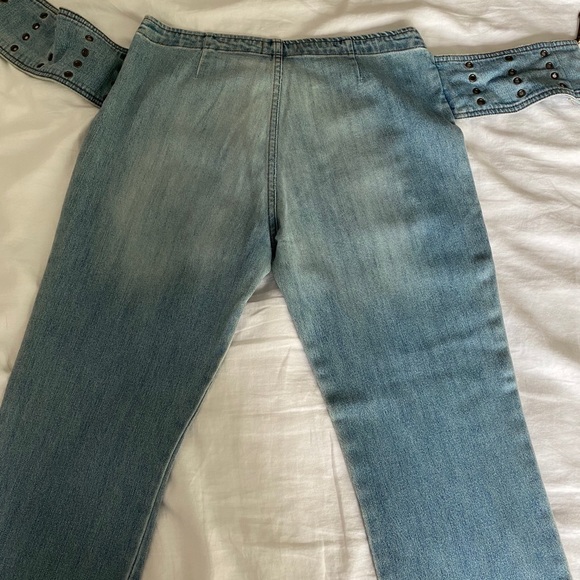 bebe 2000’s jeans w/ built in belt - Picture 5 of 5